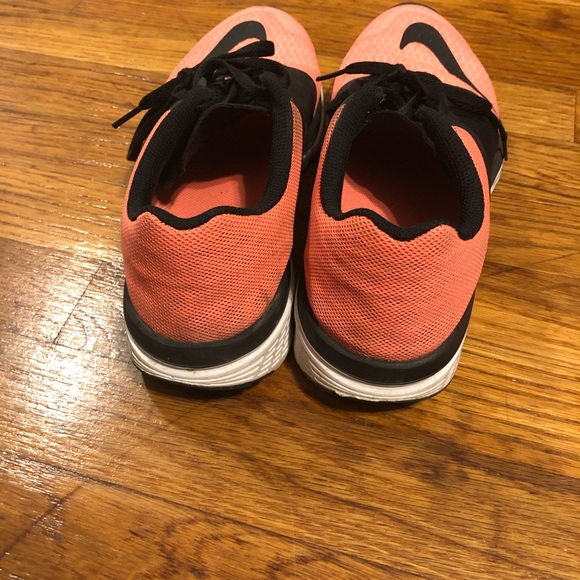 Women’s Nike shoes - Picture 3 of 4